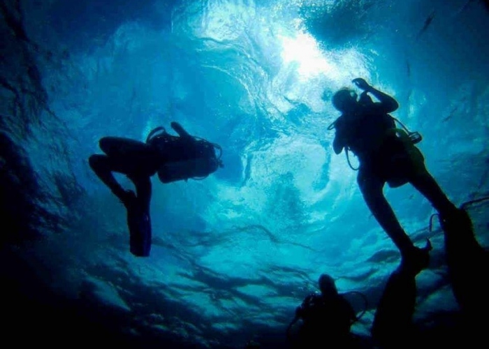 Discover Scuba Diving from a Boat