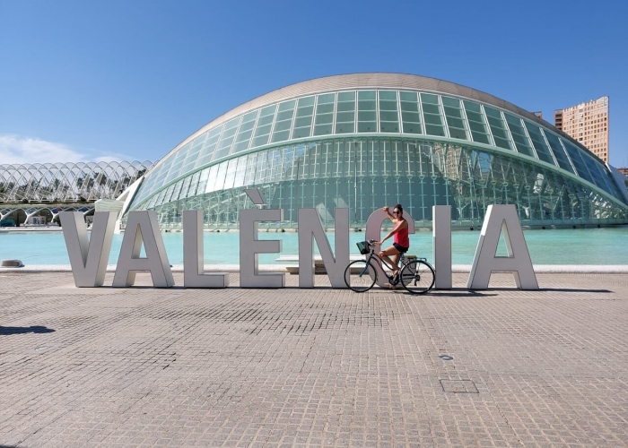 Discover Valencia by Bicycle