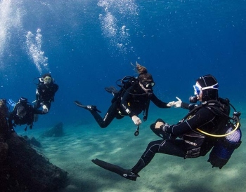 Dive Into the Depths: Exploring the Underwater World with Scuba Diving in Lanzarote

Ever dreamt of breathing underwater? Close your eyes and imagine immersing yourself into the serene world beneath the waves. Now, this does not have to remain a dream. By