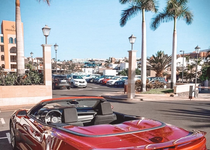 Enjoy a day out in a luxury Chevrolet Camaro Cabrio