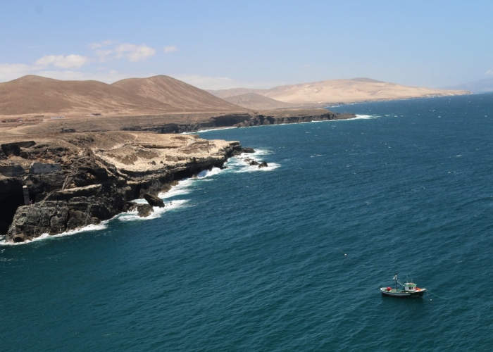 Experience a breathtaking hike along Fuerteventura`s wild coasts