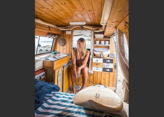 Experience the 70s spending a night in a Volkswagen T2