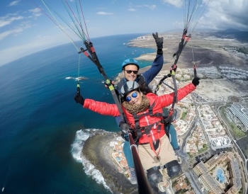 Explore the Southern Coast of Tenerife from Above with Tandem Paragliding

Imagine gliding over the gorgeous southern coast of Tenerife, soaking in the breathtaking views of the gleaming coastline, mysterious mountain ranges, and emerald rolling hills. Pi