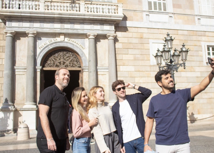Lo Mejor de Barcelona: Tour a Pie con Acceso Rápido a la Sagrada Familia