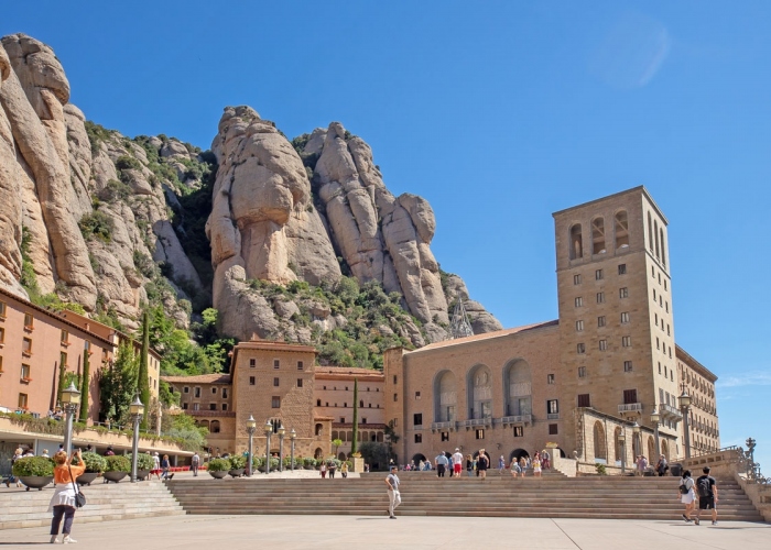 Montserrat Monastery Visit and Lunch at a Farmhouse
