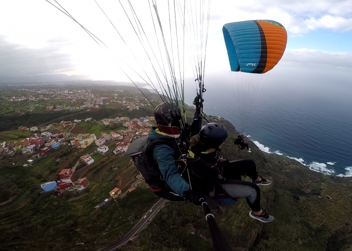 Paragliding Baptism Flight: Experience the sensation of flight for the first time