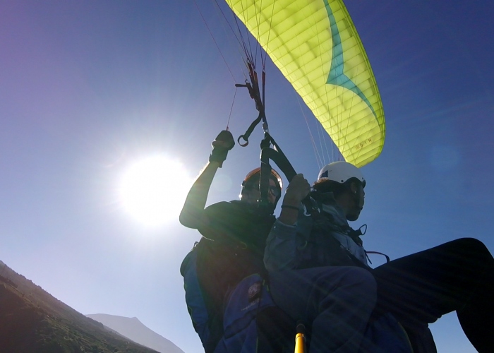 Paragliding Tour: Fly over Tenerife`s stunning coastlines