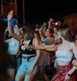 Salsa Lovers Ibiza : a fun Salsa experience