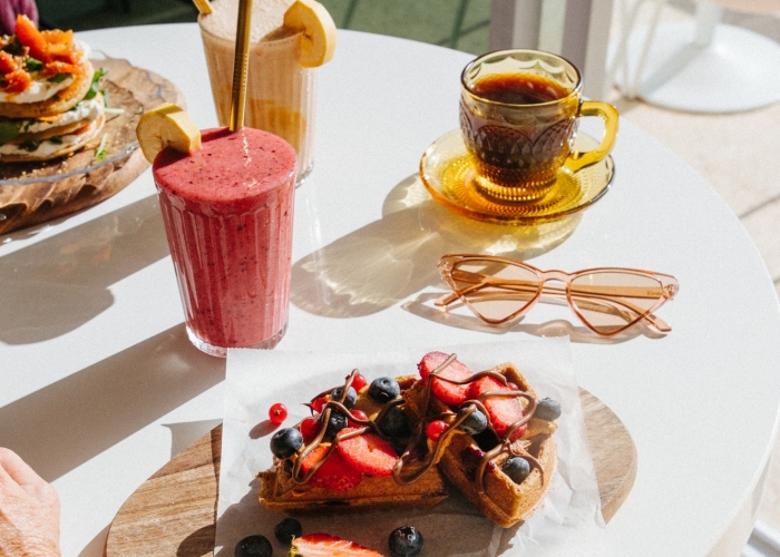 Treat yourself with a brunch, a massage and quality time by the pool