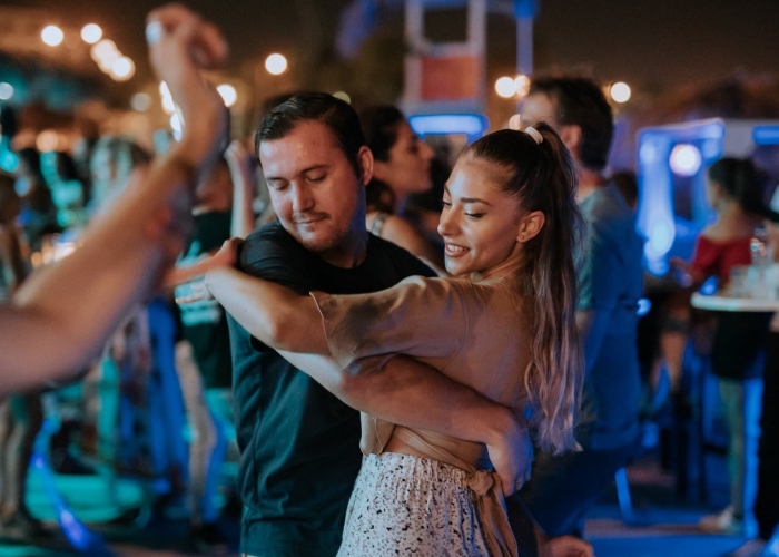 Try out Bachata in a fun meetup and class