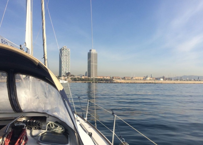 Vermut Time & Sailing in Barcelona